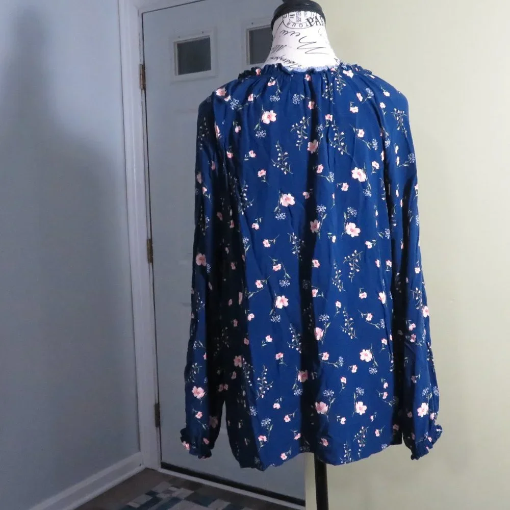 Old‎ Navy Women`s Long Sleeve Floral Top size Large In Great Condition!
